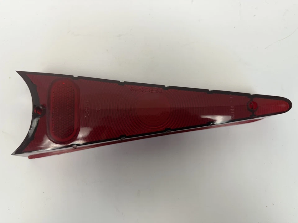 Lente de luz trasera para 1957 Plymouth Savoy Belvedere Fury NOS 1689907 Foto 3 de 4