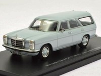 Mercedes W115 Station Wagon 1974 Light Blau 1:43 Modell Neo Scale Models