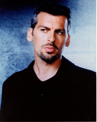 Oded Fehr 8x10 photo #E7337