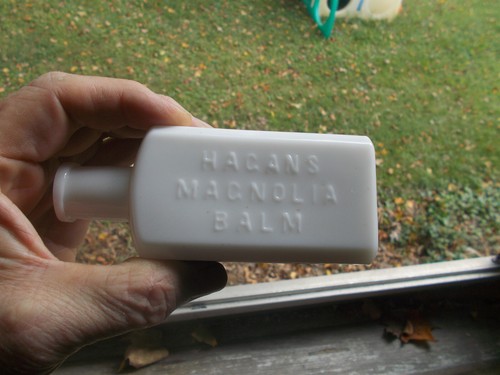1870 HAGAN'S MAGNOLIA BALM EMB WITH LABEL MILKGLASS SKIN BEAUTY MEDICINE BOTTLE - Picture 8 of 9