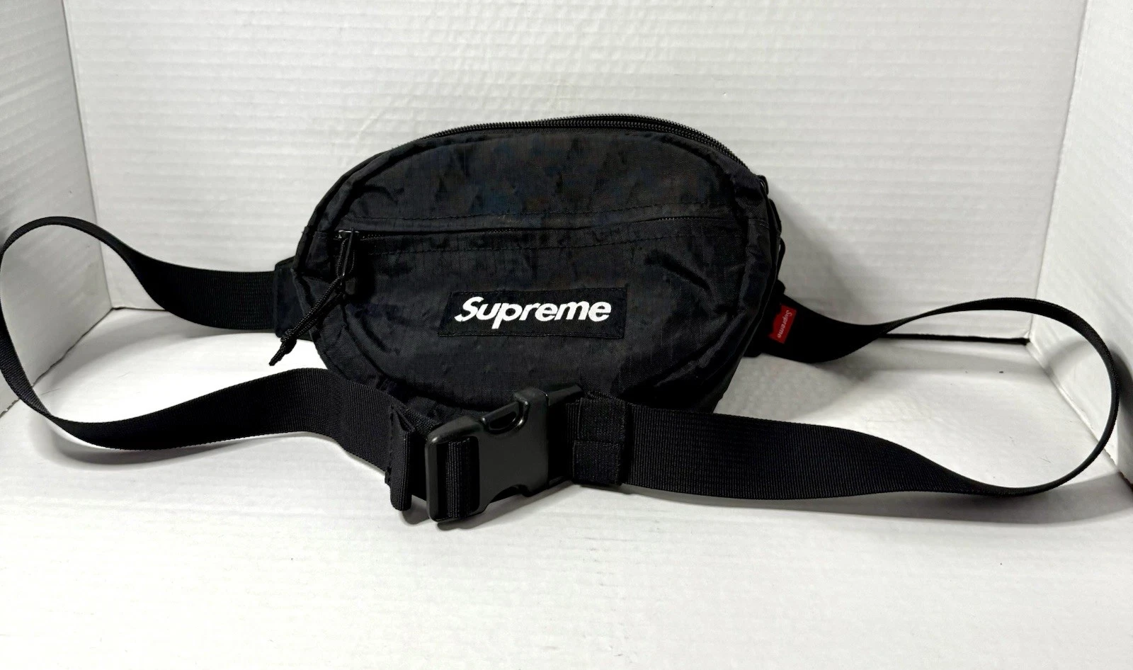 Sac taille noir Fanny Pack marque FW18 Supreme logo boîte