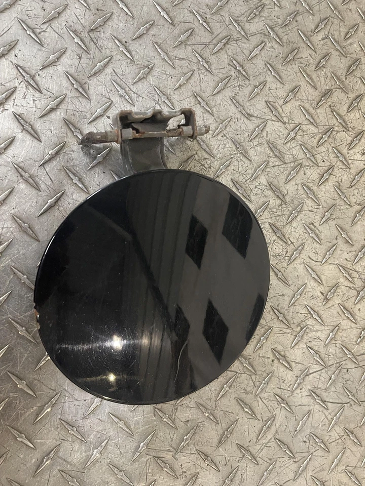 2002-2006 Chevrolet Avalanche Fuel Gas Tank Door Black U8555 Foto 4 de 4