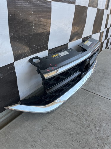 2022 2023 2024 Volkswagen Taos Upper Grill Used Oem - Picture 4 of 12