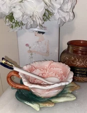 Corner Ruby Garden Collection Rose Teacup Green Leaf Plate & Butterfly Spoon