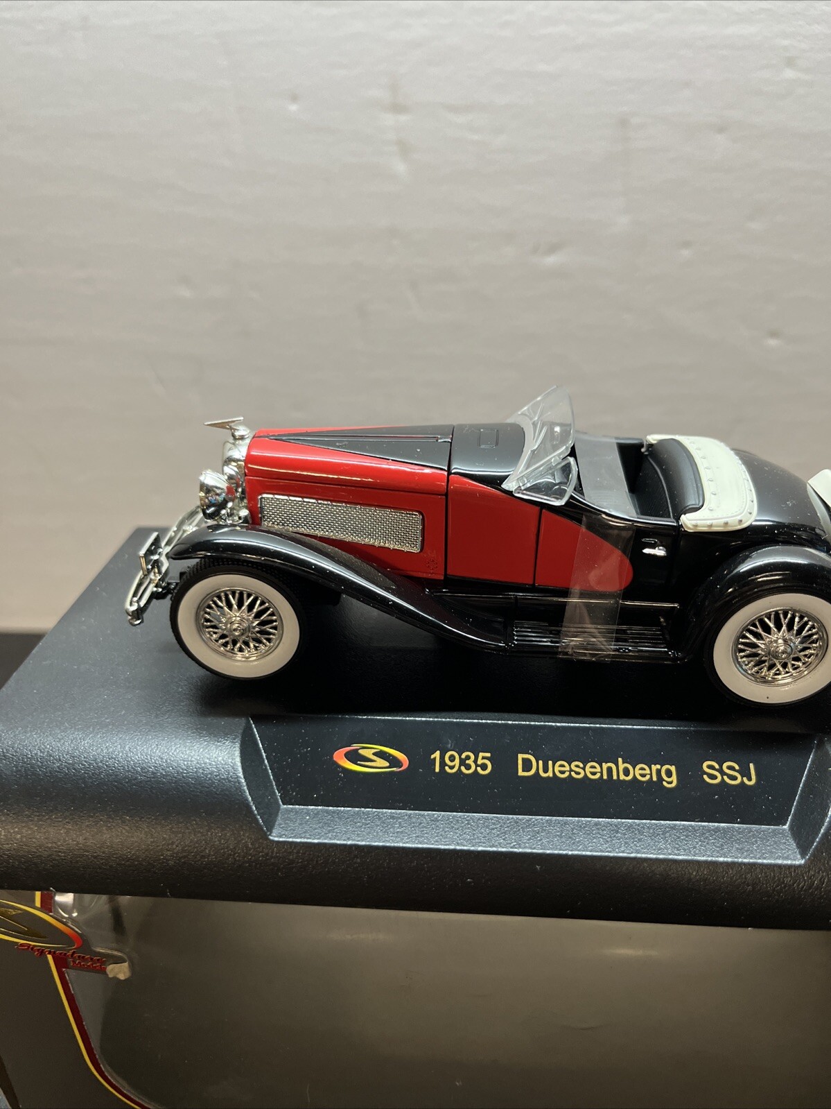 Picture 3 of 8