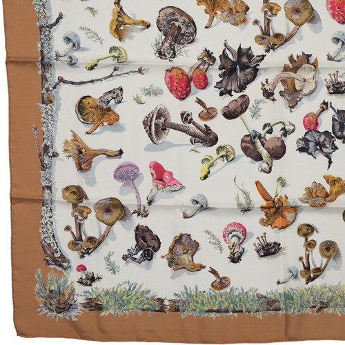 Hermes "Champignon" Mushrooms Carre 90 Silk 100% Scarf Vintage Rare Cleaned - Picture 4 of 22