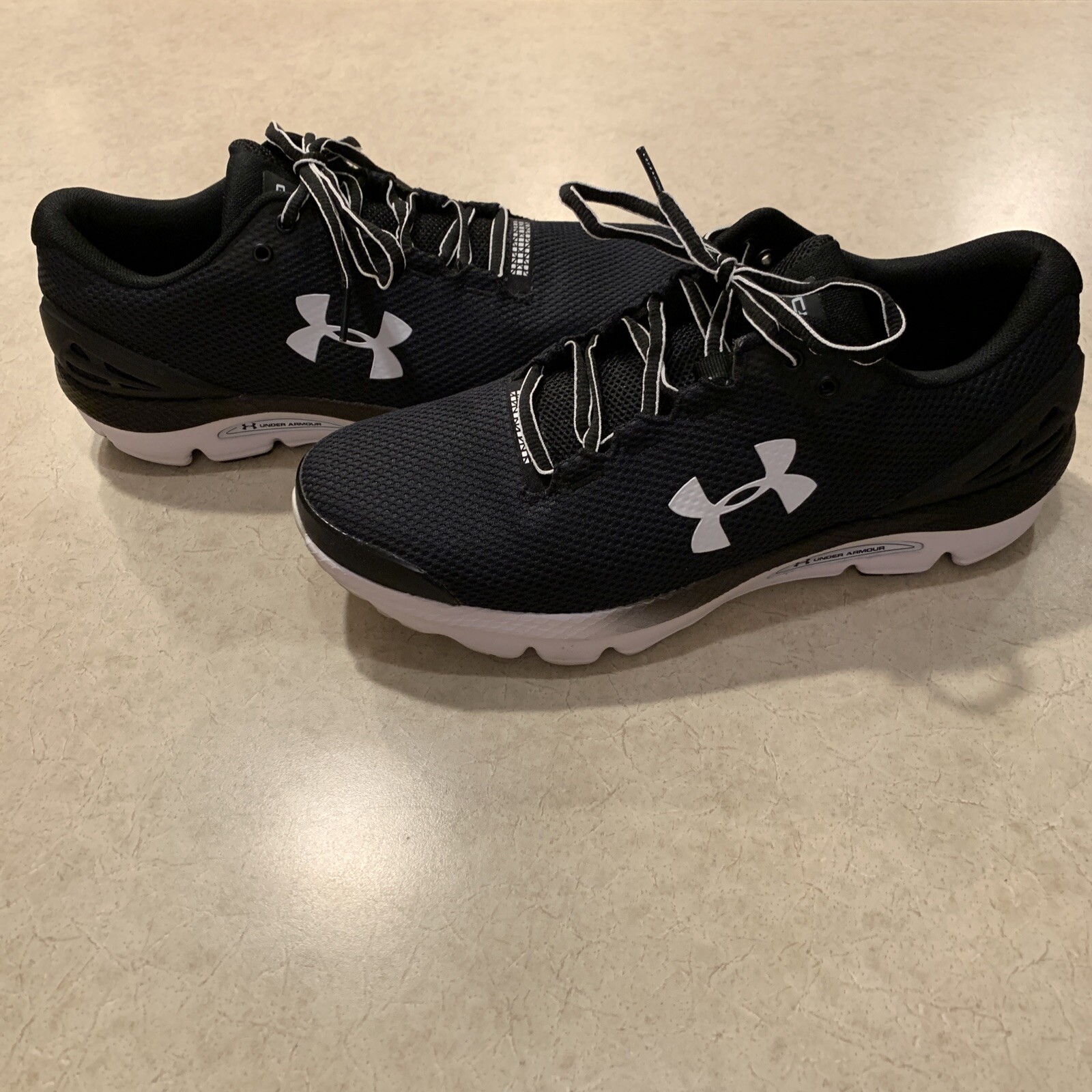 Size+11++Under+Armour+Charged+Gemini+Black+White+2022 for sale online