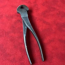 VINTAGE (UNBRANDED) 8" NIPPER CUTTER PLIERS (t63)