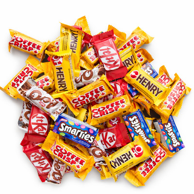 1 Pound Canadian Chocolate Assortmen Nestle Hershey's Snack Size Candy Mix