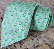 Vineyard Vines Green Silk Christmas Tree Necktie Handmade USA Teen / Youth size