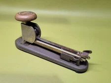 VINTAGE 1940s ARROW 203 STAPLER - WORKING
