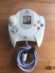 Sega Dreamcast Console 2 Controllers 2 Vibration Packs 2 Memory Units & 5 Games
