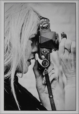 Brigitte Bardot and Nikon, 1968. Photo by Jacques Héripret. Tirage prepress - Photo 1/4