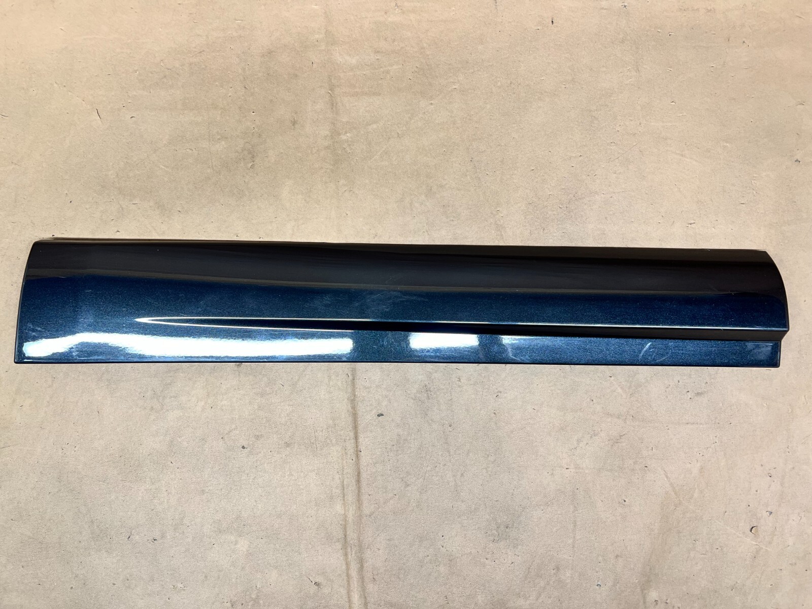 2017-2020 MASERATI LEVANTE REAR LEFT SIDE EXTERIOR DOOR LOWER MOLDING TRIM OEM