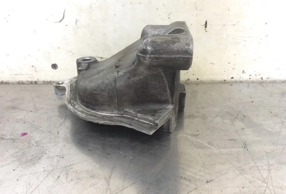 Soporte de montaje del motor derecho Honda Acura V6 "RCA" lado de distribución OEM Foto 4 de 4