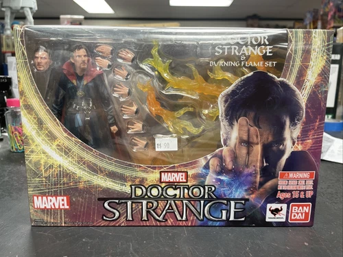 S.H. Juego de Figuarts Doctor Extraño y Llama Ardiente 