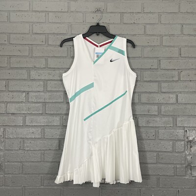 green emerald velvet dress Women's Tennis Dress main image 1