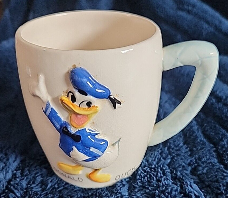 Vintage Disney Productions-Japan-Brechner-Donald Duck Ceramic Mug / Cup
