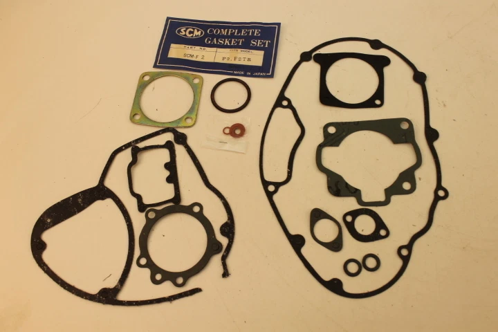 NOS NEW SCM KAWASAKI F2 F2TR COMPLETE GASKET SET Foto 3 de 4