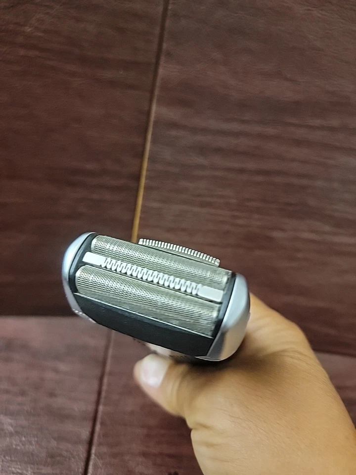 Braun Syncro 7570 Electric Shaver with Charger  Germany - Image 4 of 4