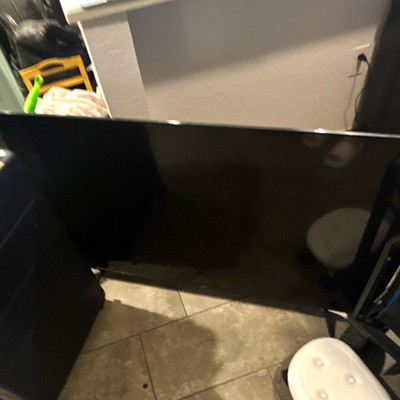 Hisense 55N0670G 55'' LED 1080p FHD Flat Screen TV Black For Parts/Not Working