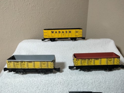 Marx Windup Freight Train Set Locomotive, Key, 6 Cars, 12 Sections Track -TESTED - Picture 4 of 19