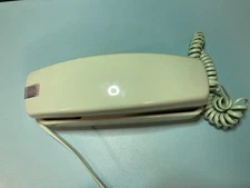 Vintage Trimstyle  Green Corded Phone w/Ringer Light - Model GE5303