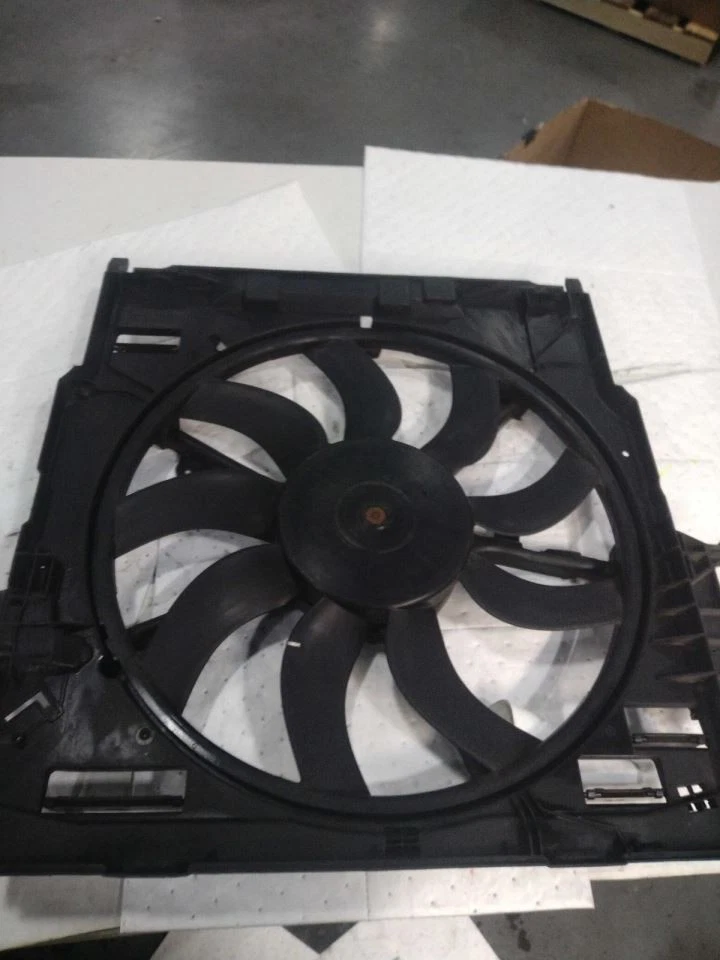 Conjunto de ventilador de radiador motor radiador 850 vatios para BMW X6 567030 15-19 Foto 2 de 4