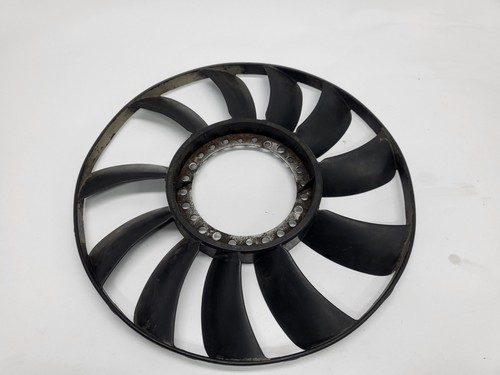 VW Passat 3BG - Kühlerlüfter Lüfter Motor Motorlüfter Lüfterrad 058121301B (04)