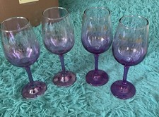 Juego de cuatro copas de vino de uva Sparkle & Wine & Ain’t Life