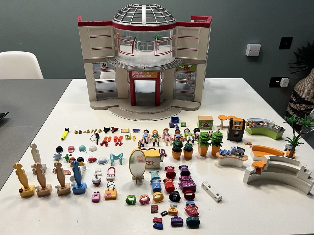 Playmobil 5485 City Life Shopping Centre in great condition 4-10