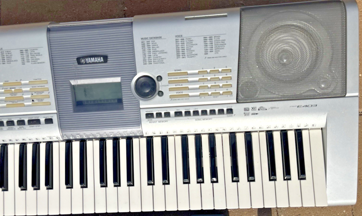 Yamaha PSR-E403 Silver 61 Keys Instrument Portable