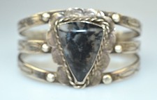 VINTAGE SOUTHWESTERN HEAVY STERLING SILVER GRAY BLACK MOSS AGATE CUFF BRACELET