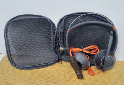 Plantronics Poly C5220 On the Ear 3.5mm Jack/USB-A Headset - Barely Used!
