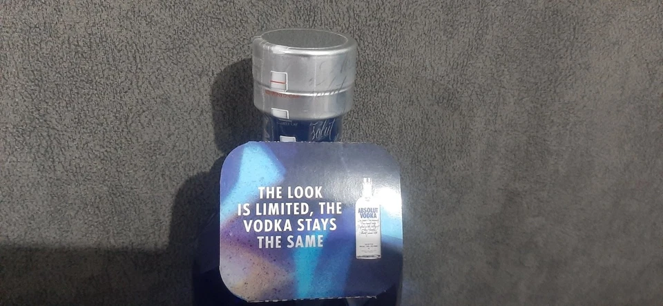 Absolut Vodka edição limitada Facel - Imagem 2 de 4