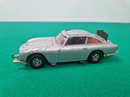Vintage CORGI TOYS #270 James Bond 007 Aston Martin DB5 Die-Cast Car