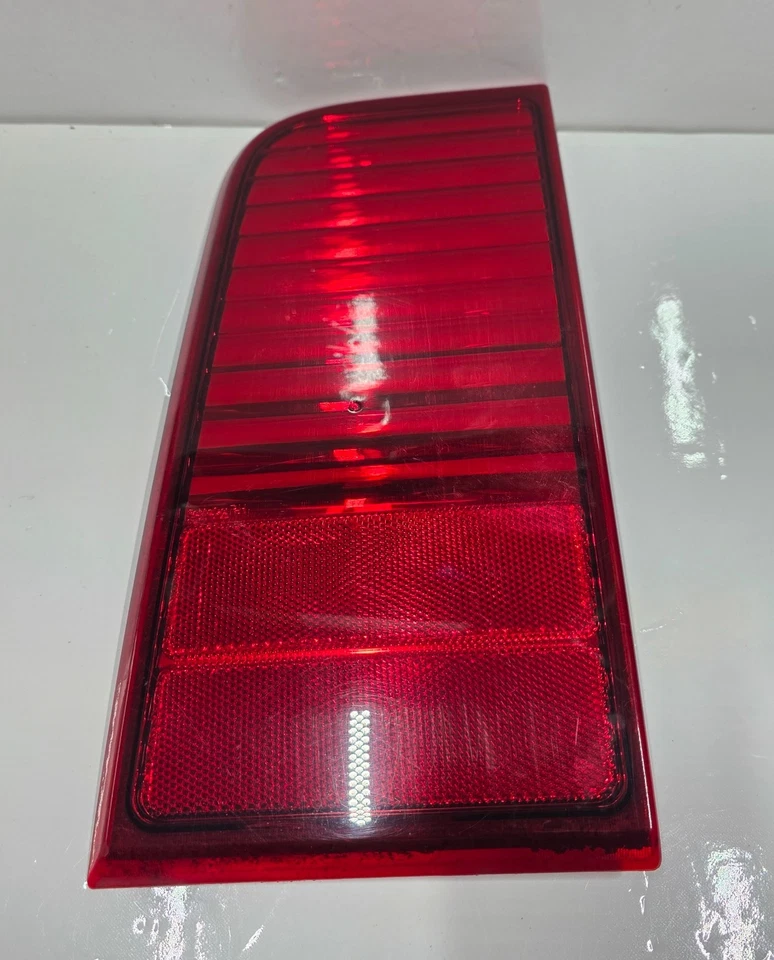 2006-2008 Lincoln Mark LT OEM Tailgate Reflectors Tail light Trim LH LEFT - Image 2 of 4