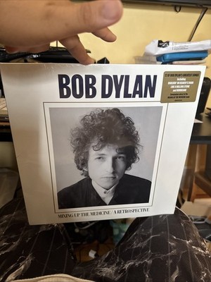 Mixing Up the Medicine / a Retrospective by Dylan, Bob (Record, 2023)