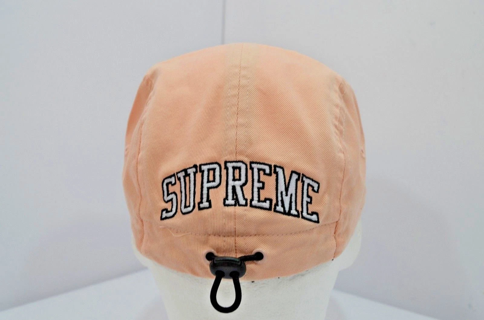 Casquette de camp Supreme New York SS18 Arc Logo Shockcord Light Peach 100 % authentique