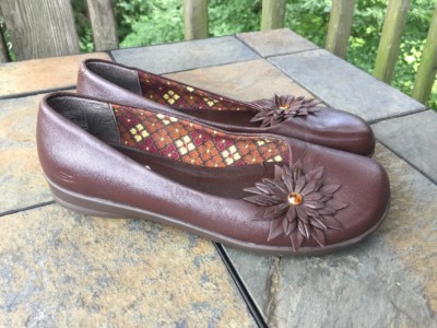 SKECHERS Somethin Else Leather Mary Janes TOPAZ Flower