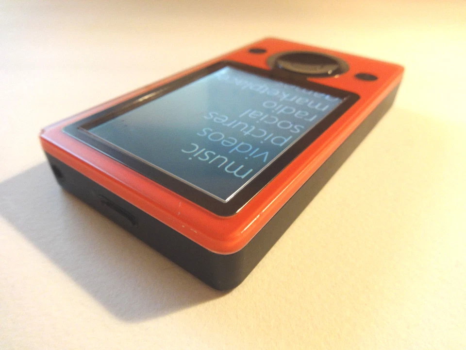 MICROSOFT ZUNE CUStOM ROJO/NEGRO 80GB. DRIVE...BATERÍA NUEVA... Foto 2 de 4