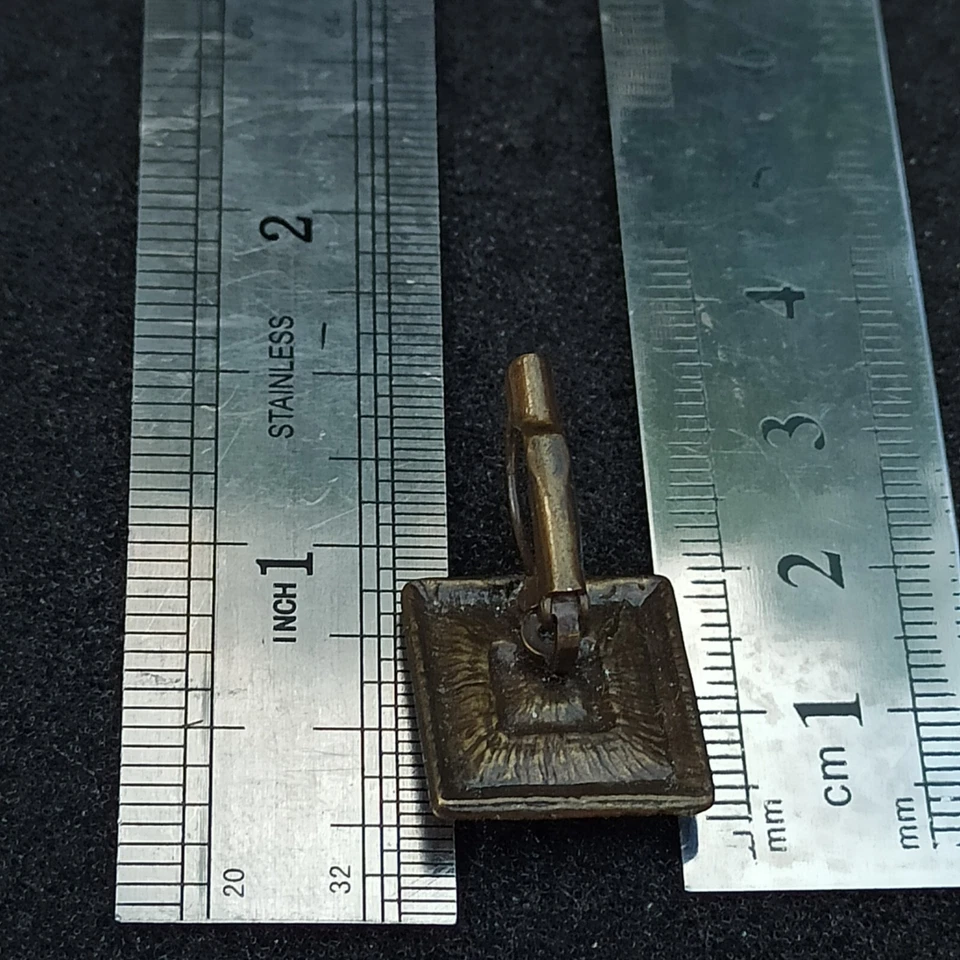 Pendientes Vintage Cristales Rojos Cuadrados Art Deco Latón Geométrico Gota Palanca De Colección Foto 4 de 4