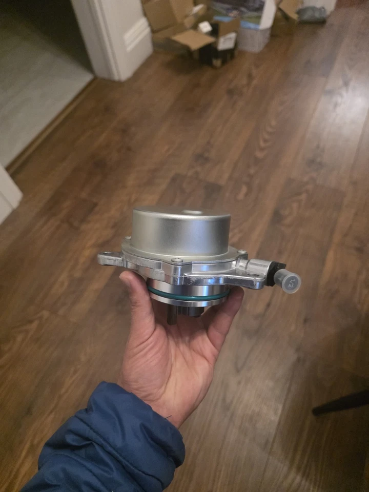 11667791232 BMW Brake Vacuum Pump 1 3 5 6 7 Series X3 E83 X5 E70 X6 E71 E72 - Image 2 of 4