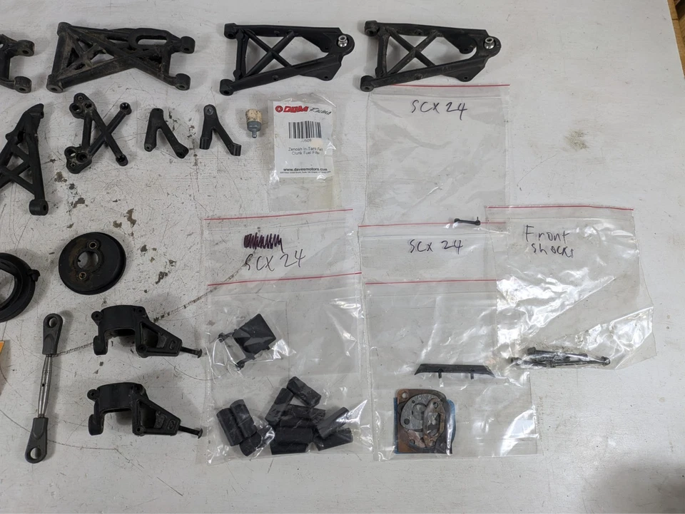 HPI Baja 5b 1/5th scale RC Buggy Misc Parts Lot - Image 3 of 3