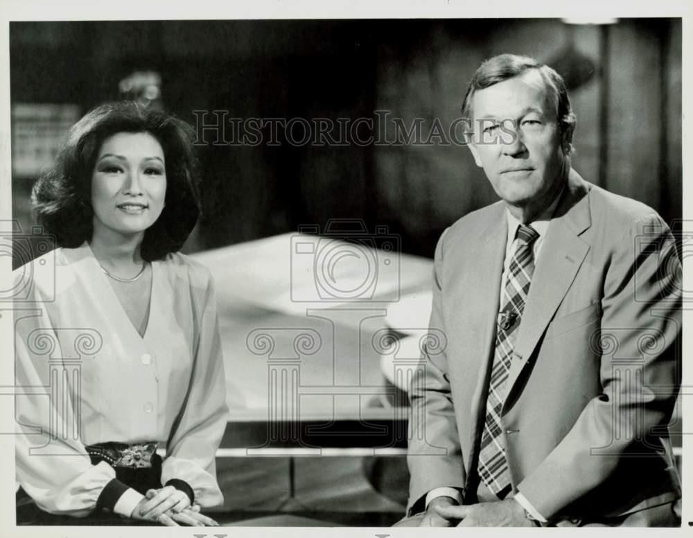 1986 Press Photo Connie Chung and Roger Mudd anchor NBC News' 