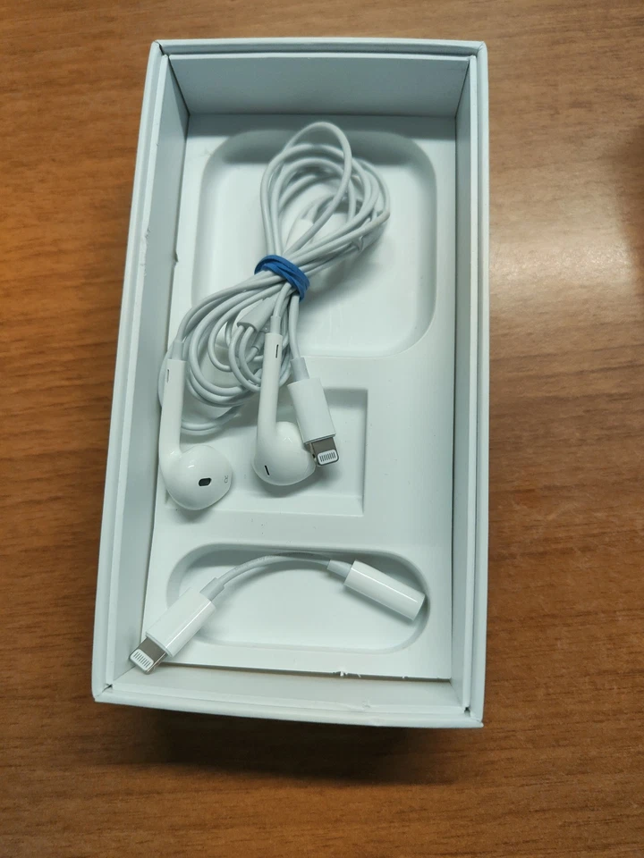 Iphone 6 con confezione originale e accessori come da foto (NO caricabatterie) - Immagine 3 di 3