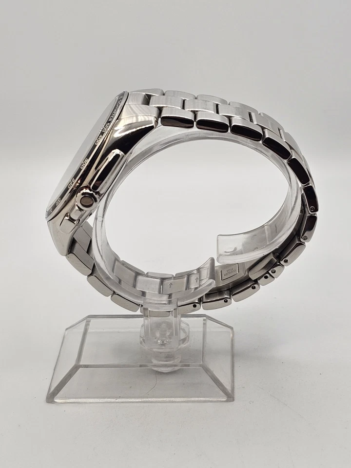 2010 BMW Mens SilverTone Daydate Analog Carbon Fiber Style Dial Tachymeter Watch - Image 3 of 4