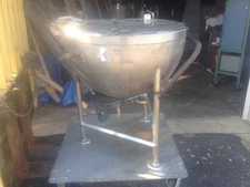 40 GALLON STAINLESS STEEL GROEN KETTLE WITH LID 