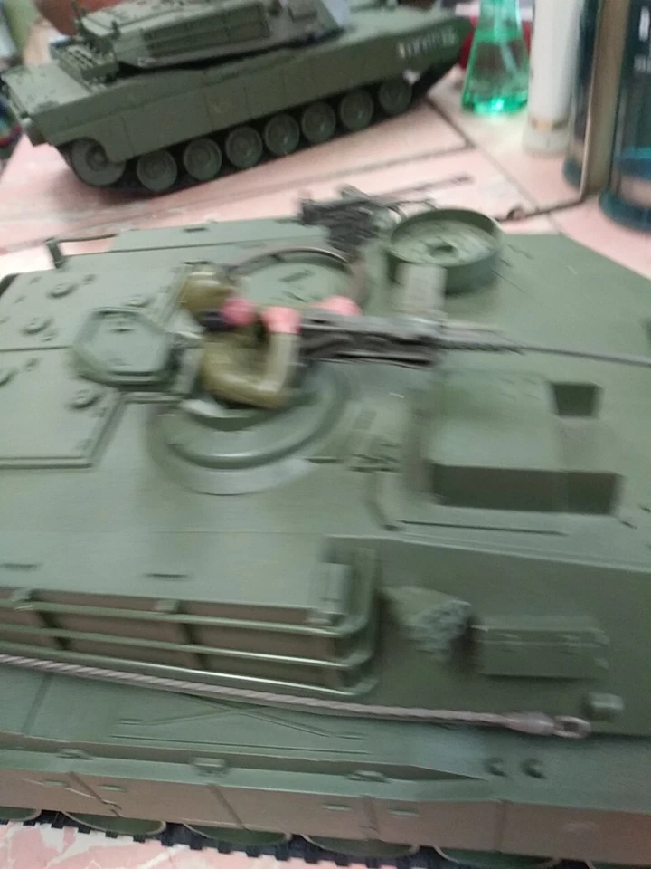 RARE Toys R Us  Sentinel 1 TANK For Parts. M1 Abrams No Remote Untested GI Joe  - Image 3 of 4