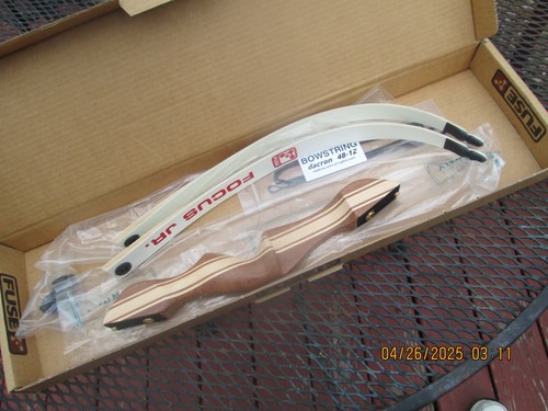 Focus Jr. LH 12 Lbs Recurve Bow / takedown